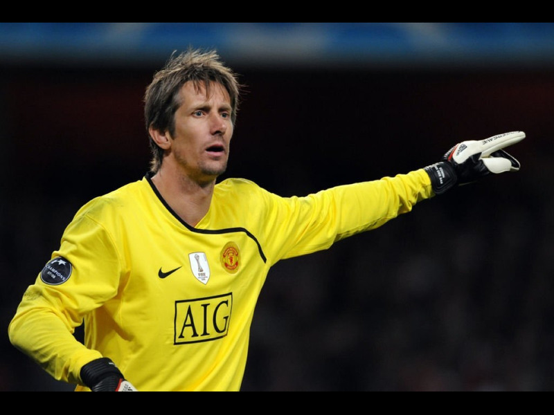 Edwin van der Sar trong màu áo đội tuyển nổi tiếng