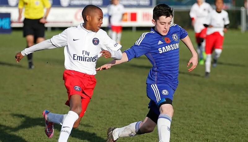 Hậu vệ tại học viện Chelsea