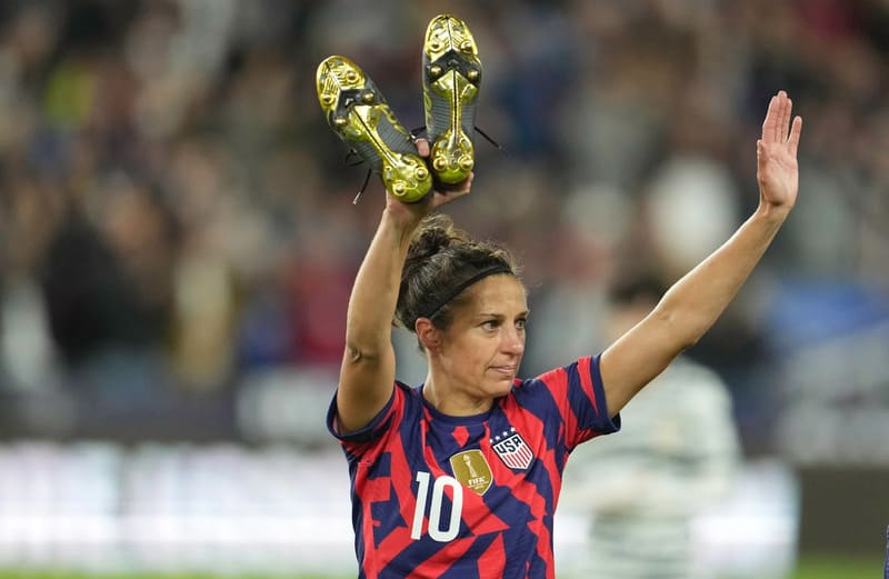 Carli Lloyd cùng đội tuyển Mỹ giành huy chương vàng