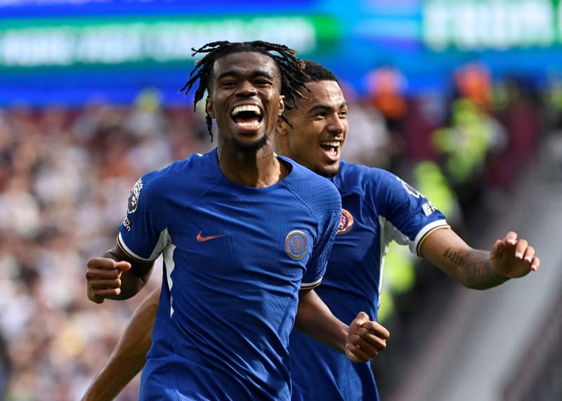 Carney Chukwuemeka cùng cơ hội trở lại Chelsea