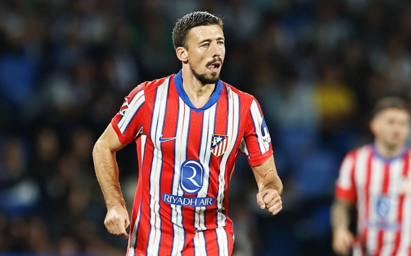 Clément Lenglet vẫn được đánh giá cao khi chuyền bóng và tranh chấp