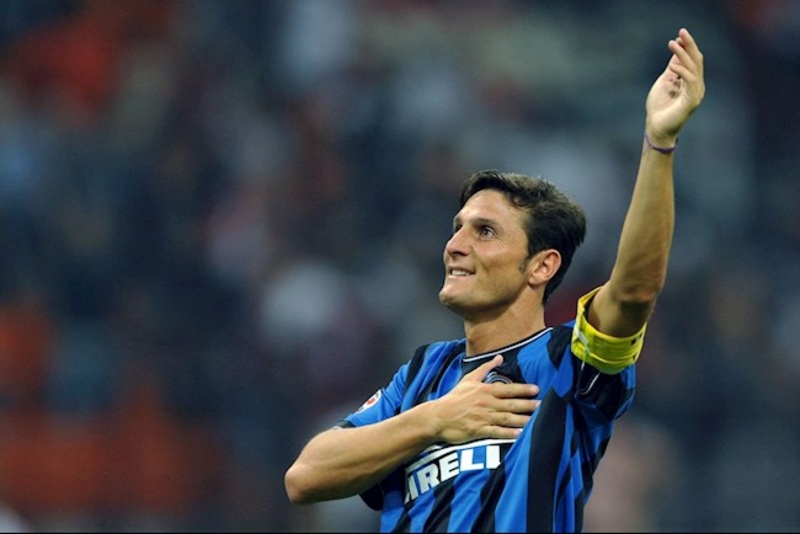 Khoảnh khắc Javier Zanetti chia tay sân cỏ