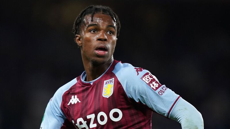 Nam cầu thủ trong màu áo tuyển Aston Villa 