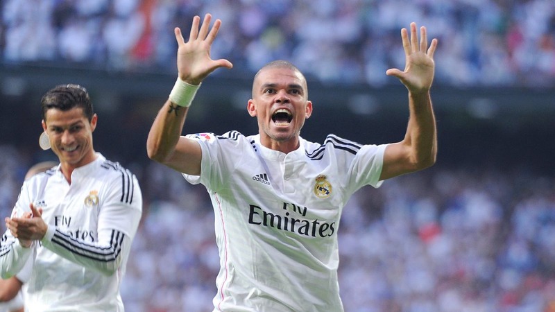 Pepe trong màu áo Real Madrid đầy uy lực