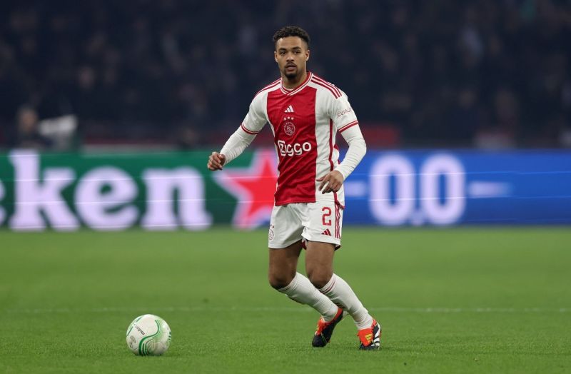 Devyne Rensch đã trở thành mảnh ghép không thể thay thế của Ajax