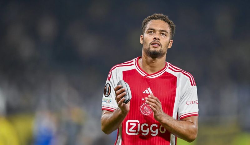 Devyne Rensch được kỳ vọng sẽ là trụ cột của Ajax cùng tuyển Hà Lan trong tương lai gần